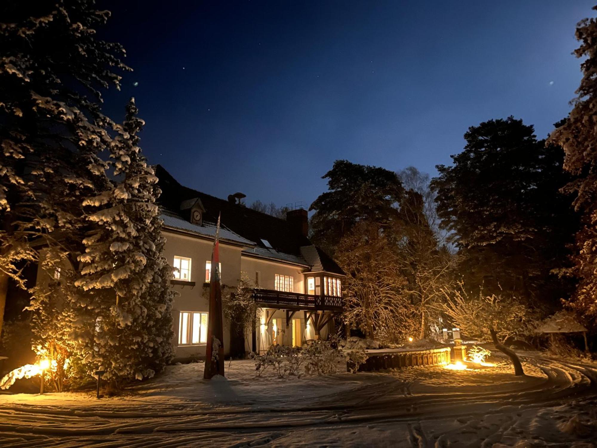 Park Residence Bei Wu Wesenberg Exterior photo